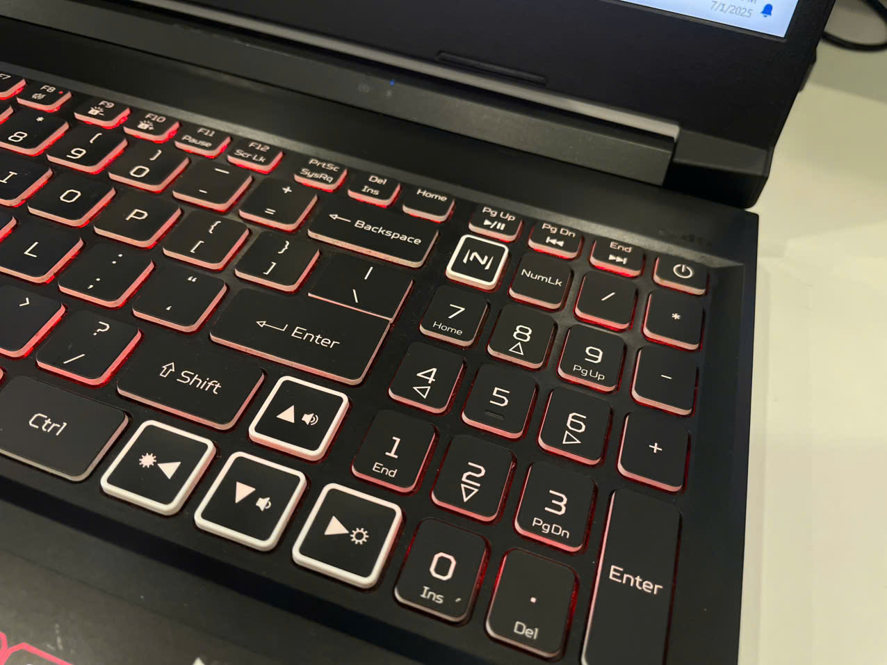 Laptop Acer Nitro 5 Gaming AN515 - 15.6" FHD 144Hz / GTX 1650 4G / i5-11400H / 8GB / 512GB m2 (2nd)