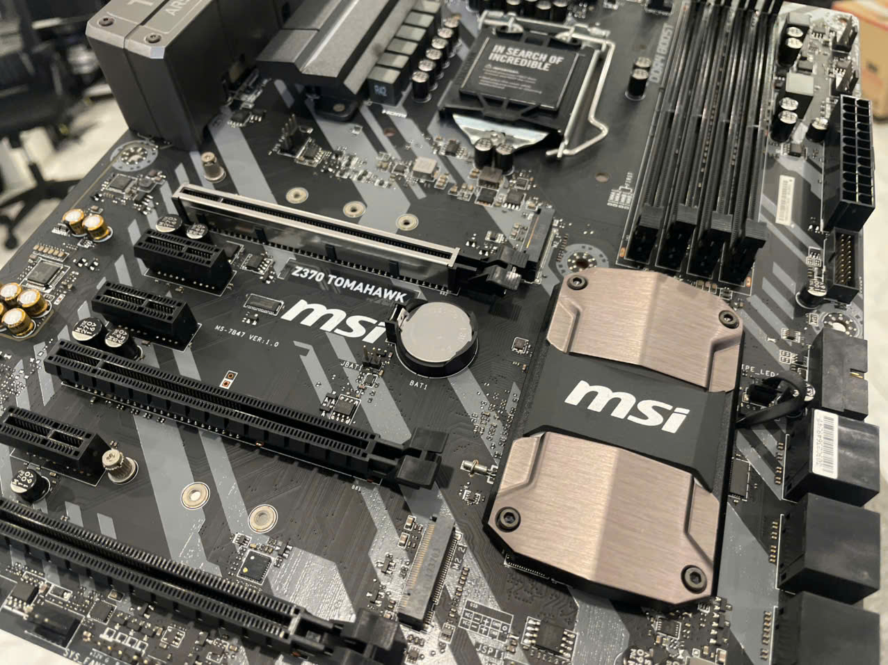 Z370 TOMAHAWK MSI (ATX / 1151) FULL BOX (Tạm hết hàng)