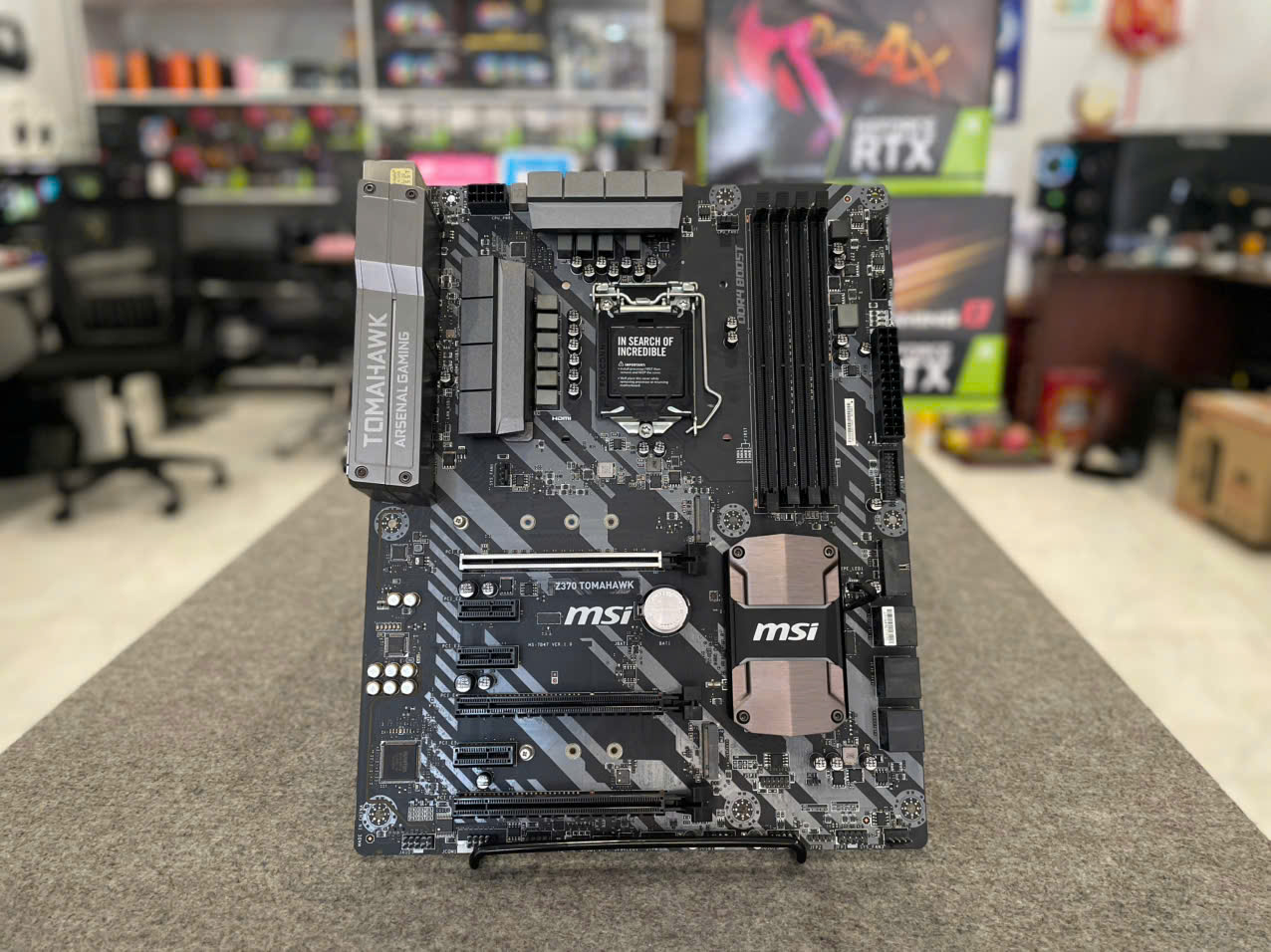 Z370 TOMAHAWK MSI (ATX / 1151) FULL BOX (Tạm hết hàng)