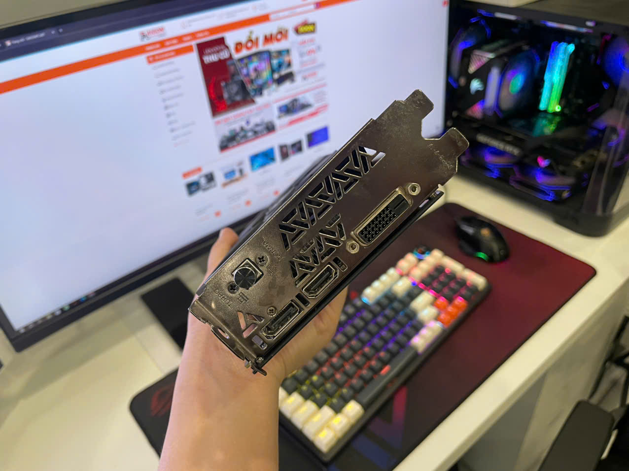 Card màn hình RTX 2060 Ultra-V Colorful (Tạm hết hàng)