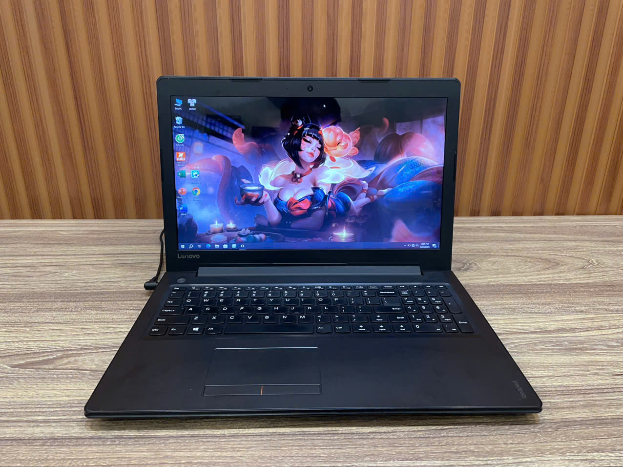 Laptop Lenovo Ideapad _ 15.6" FHD / i5-6200U / 8G / 120G (Tạm hết hàng)
