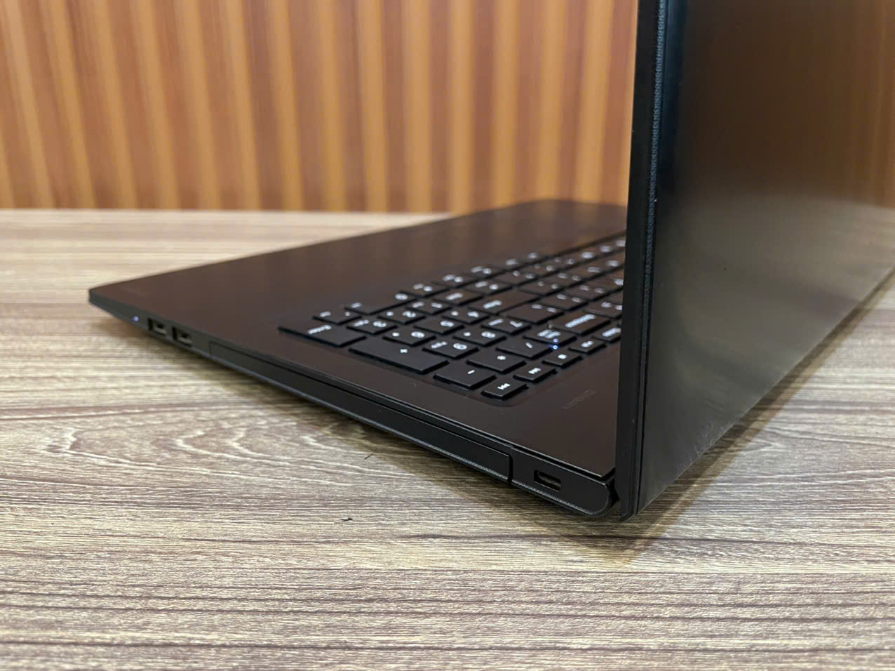 Laptop Lenovo Ideapad _ 15.6" FHD / i5-6200U / 8G / 120G (Tạm hết hàng)