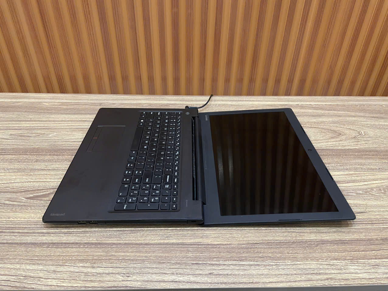 Laptop Lenovo Ideapad _ 15.6" FHD / i5-6200U / 8G / 120G (Tạm hết hàng)