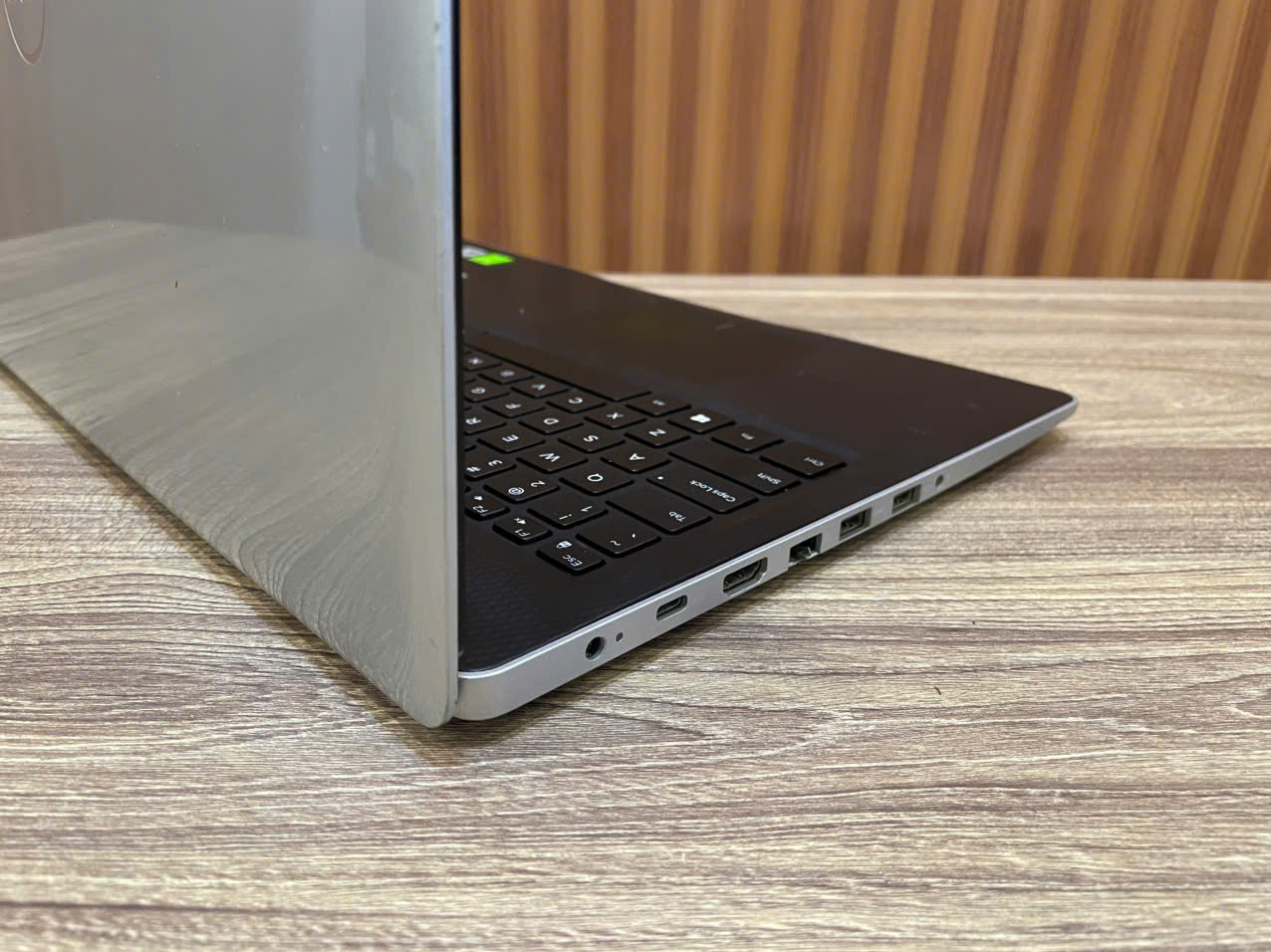 Laptop Dell Ins 3593 _ 15.6" HD / i5-1035G1 / MX 130 2G / 12G / 256G (Tạm hết hàng)