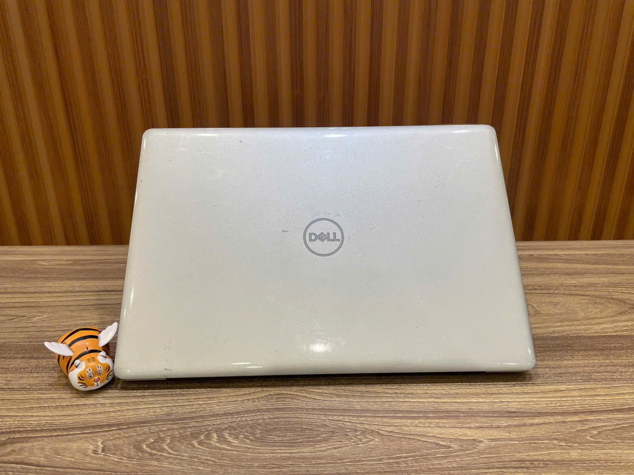Laptop Dell Ins 3593 _ 15.6" HD / i5-1035G1 / MX 130 2G / 12G / 256G (Tạm hết hàng)