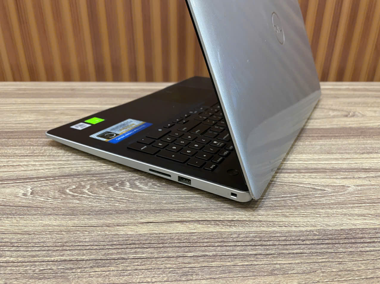 Laptop Dell Ins 3593 _ 15.6" HD / i5-1035G1 / MX 130 2G / 12G / 256G (Tạm hết hàng)