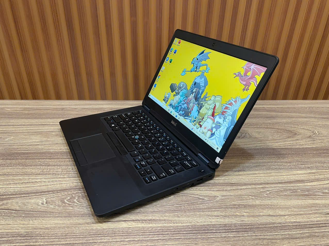 Laptop Dell Latitude 5470 _ 14" FHD / i7-6600U / 16G / 256G (Tạm hết hàng)