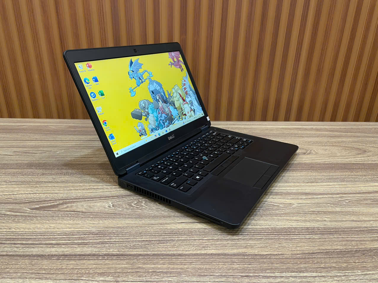 Laptop Dell Latitude 5470 _ 14" FHD / i7-6600U / 16G / 256G (Tạm hết hàng)