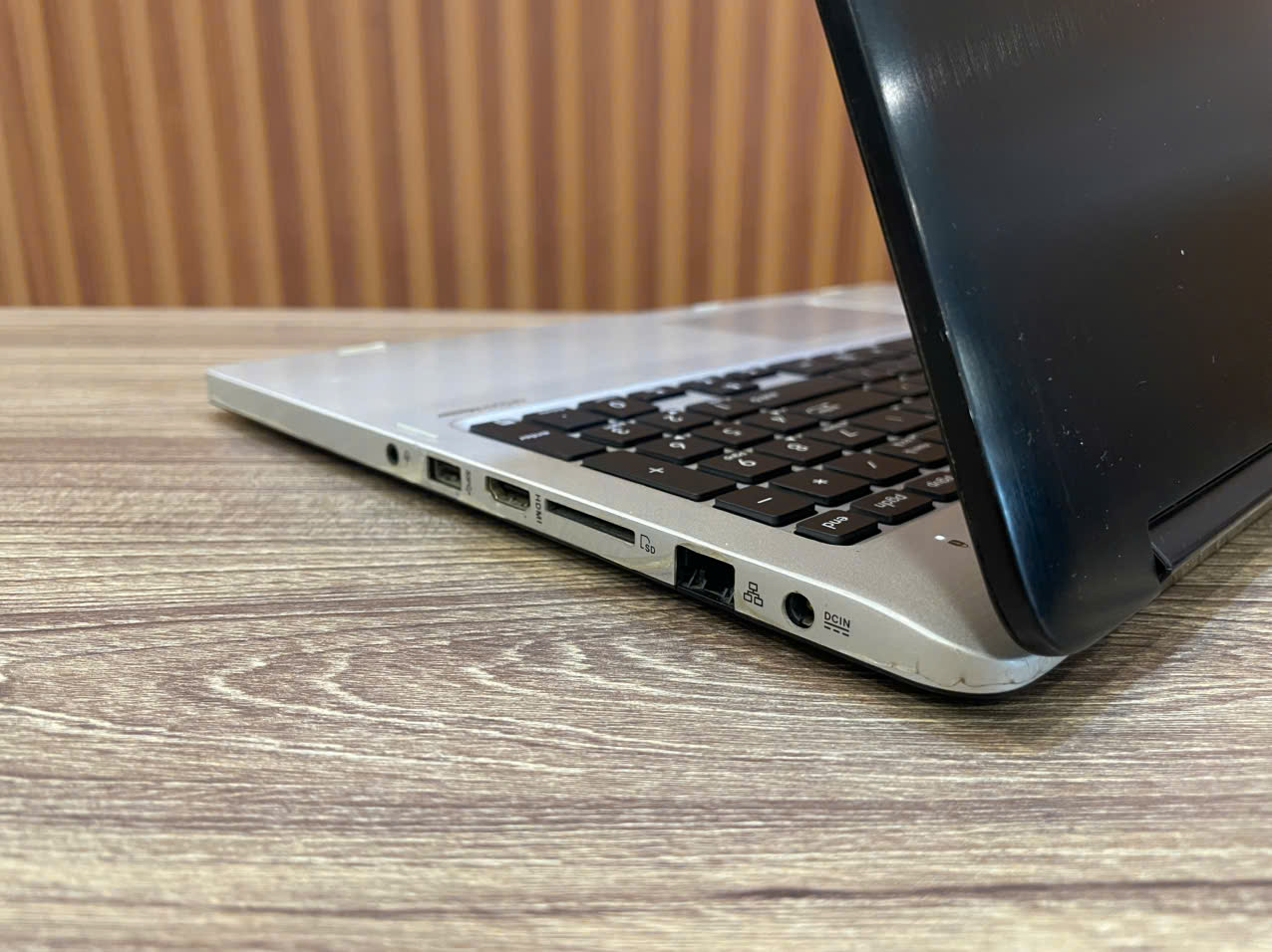 Laptop Asus TP500LA Cảm ứng _ 15.6" FHD / i5-5200U / 8G / 256G (Tạm hết hàng)