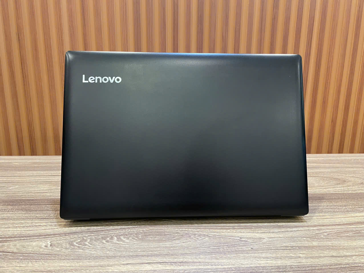 Laptop Lenovo Ideapad 81BG_ 15.6" FHD / i5-8250U / 8G / 120G (Tạm hết hàng)