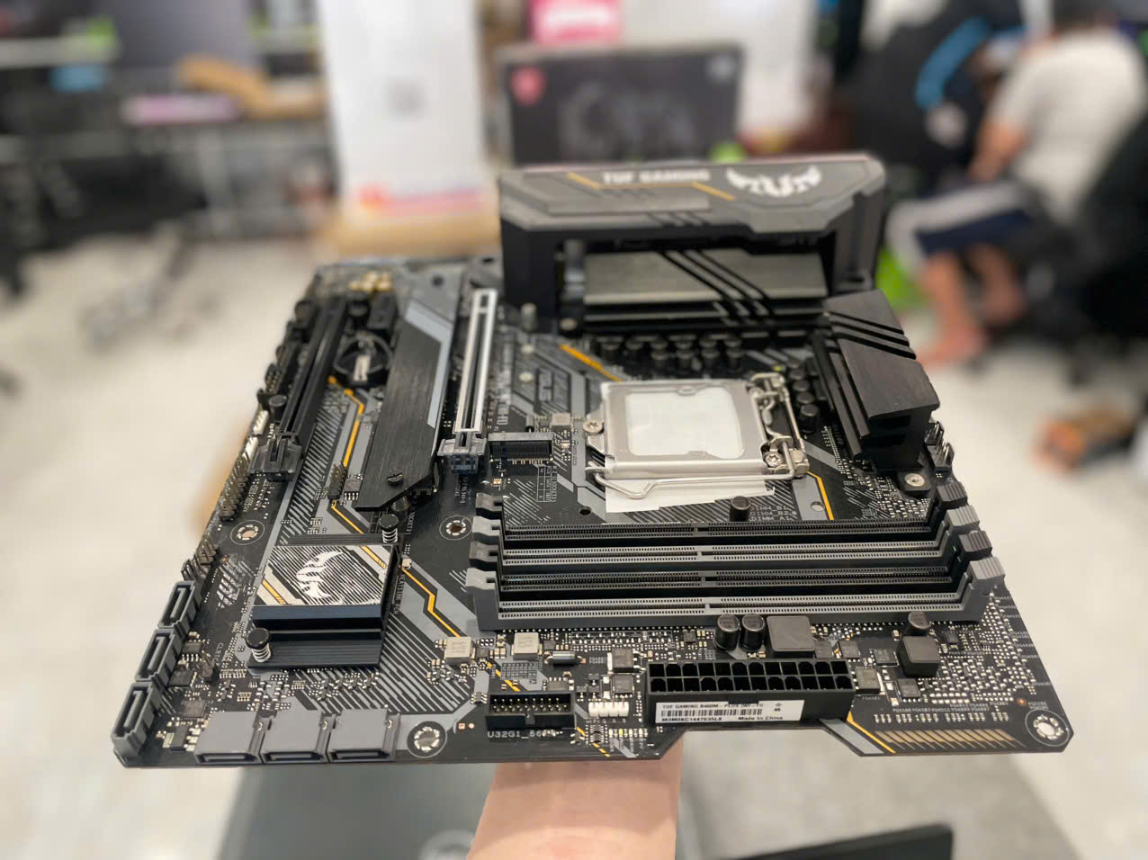 Main B460M AsusTUF PlusWIFI Gen10 fullbox like new (Tạm hết hàng)