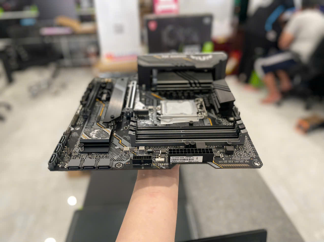 Main B460M AsusTUF PlusWIFI Gen10 fullbox like new (Tạm hết hàng)