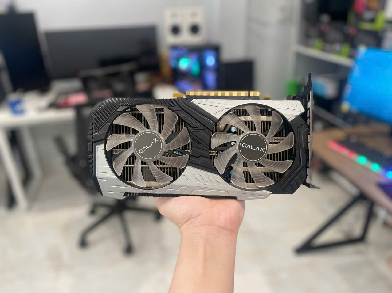 VGA RTX 2060 SUPER GALAX 2 FAN LED 8G Gaming (Tạm hết hàng)
