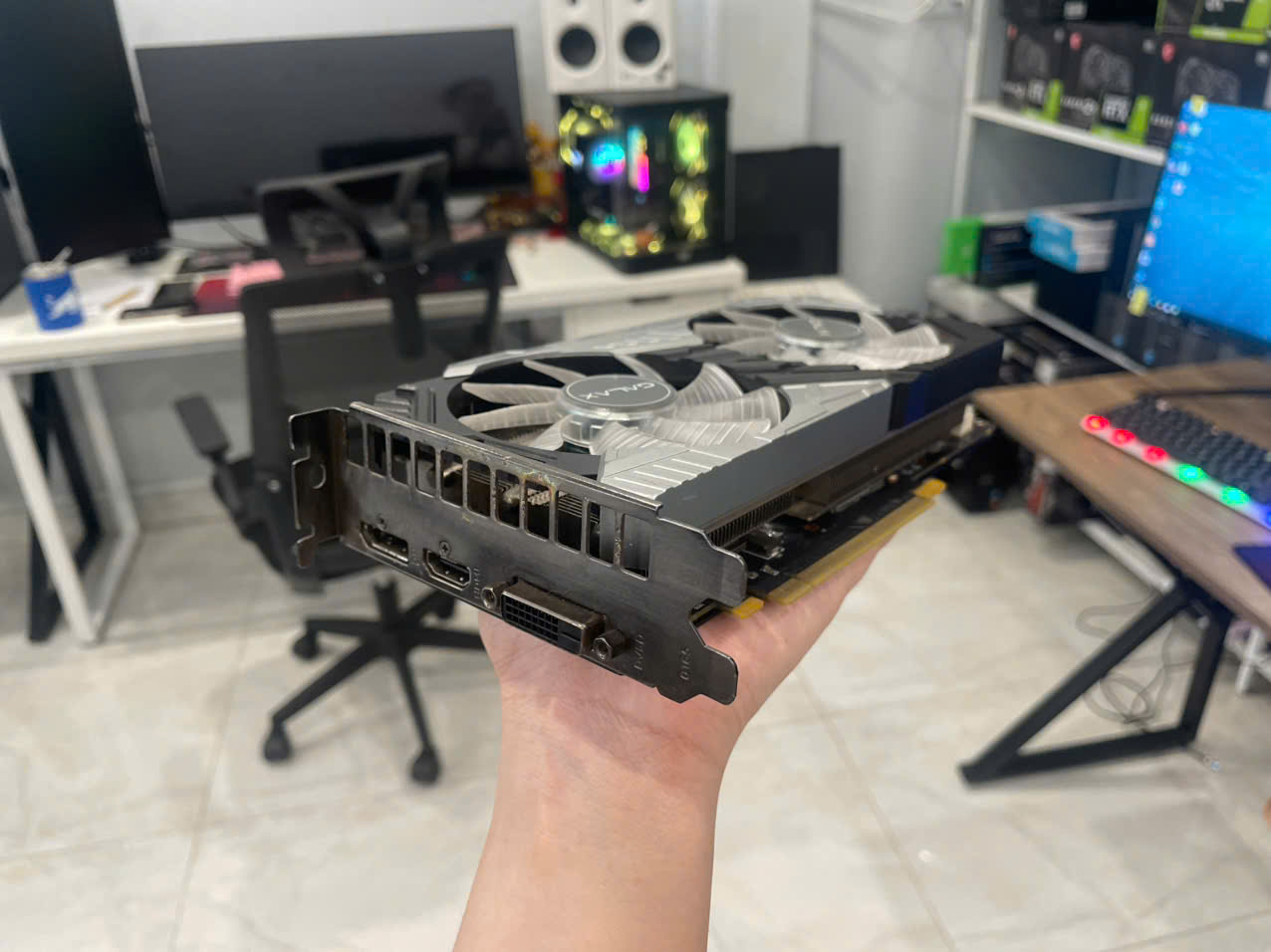 VGA RTX 2060 SUPER GALAX 2 FAN LED 8G Gaming (Tạm hết hàng)