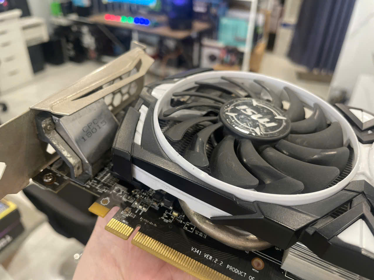 VGA RX 570 8G DVI 2 FAN MSI (Tạm hết hàng)