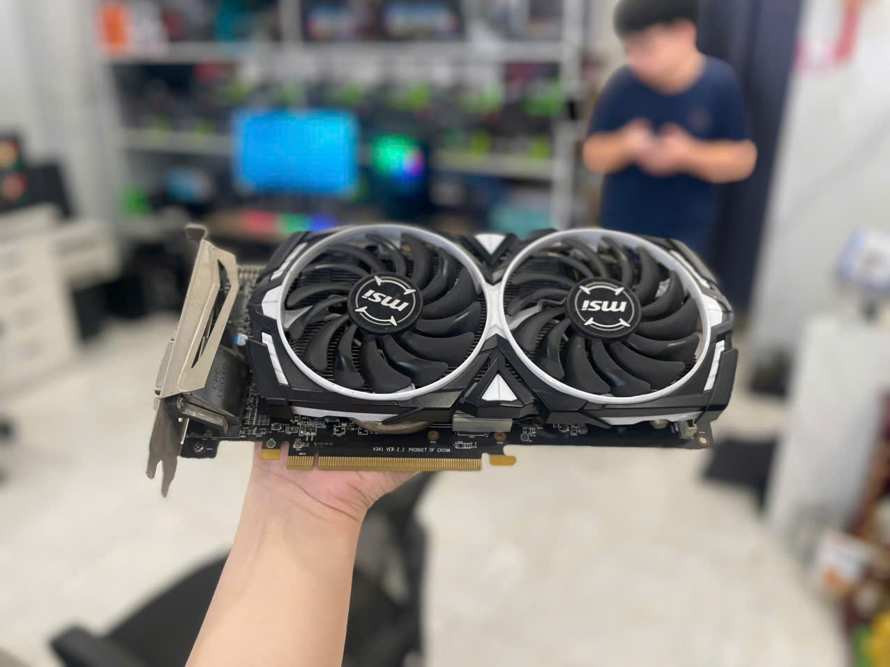 VGA RX 570 8G DVI 2 FAN MSI (Tạm hết hàng)