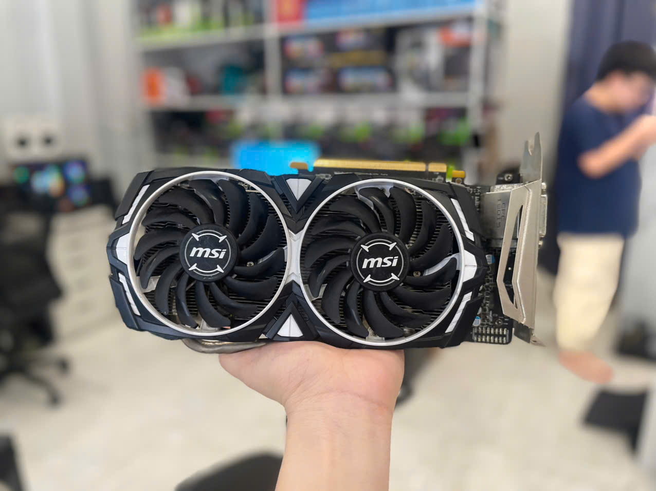 VGA RX 570 8G DVI 2 FAN MSI (Tạm hết hàng)